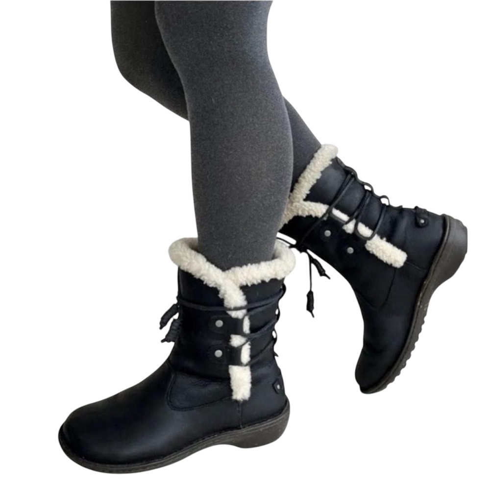 UGG Akadia Black Leather Sherpa Lined Winter Boots Size 7
